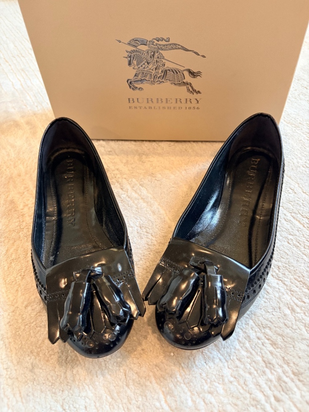 Burberry glossy tassel ballerina flats